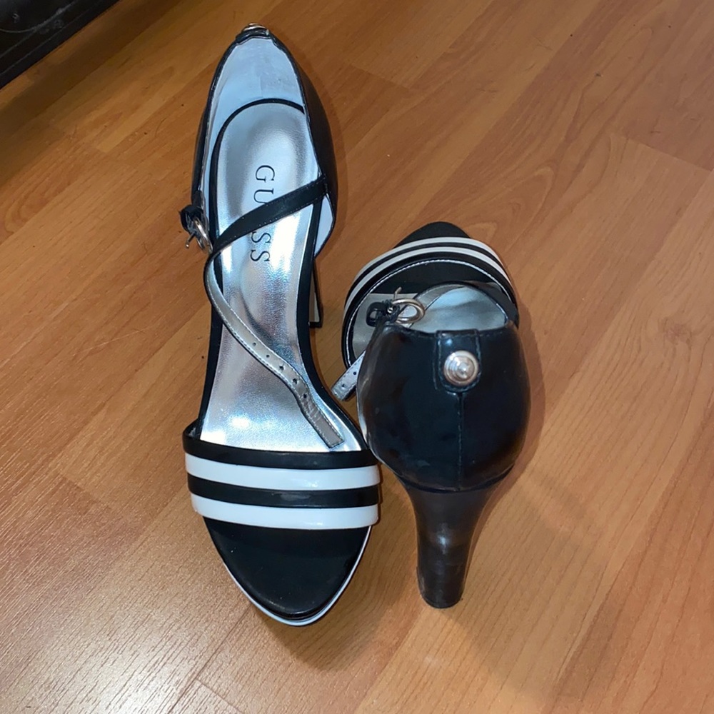 Guess b/w heels